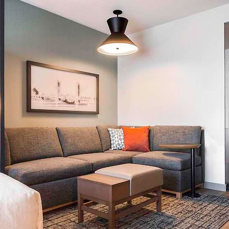 Hyatt Place Sacramento International Airport Стая снимка
